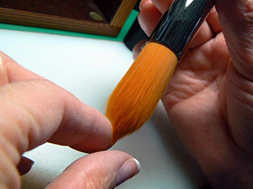 Escoda | Watercolour | Artist Set Conrad Roset | Size 4,8,10 | 3 Brushes | Synthetic Gold toray + tendo | Round mop + Round Pointed