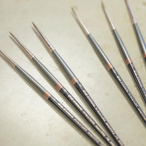 da Vinci Series 70 Miniature Maestro Kolinsky Red Sable, Round, Extra Pointed and Long, Size 2