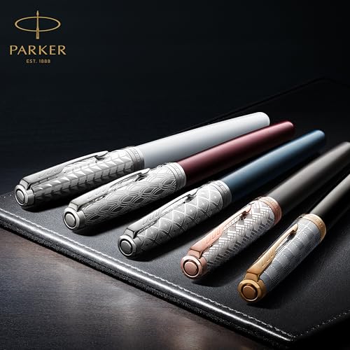 PARKER Sonnet Fountain Pen, Matte Black Lacquer with Gold Trim, Fine Nib (1931516)