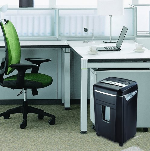 Aurora High Security JamFree AU1000MA 10-Sheet Micro-Cut Paper/CD/Credit Card Shredder with Pull-Out Wastebasket