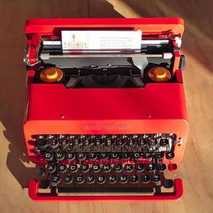 Quepiem Typewriter Machine - Mechanical English Manual Typewriter with Portable Case