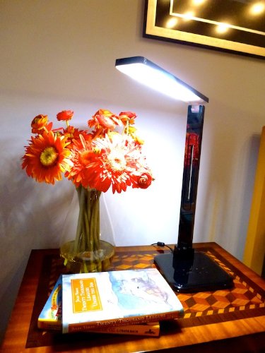 Lightblade 1500 by Lumiy - Black Ultra Bright LED Desk Light Table Lamp with Captive Touch Controls for Brightness and Color Temperature, USB Charging for Smart Phone, 1 Hour Time
