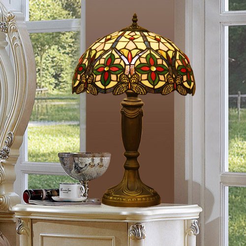 Tiffany Europaische retro style hand-painted stained glass table lamp