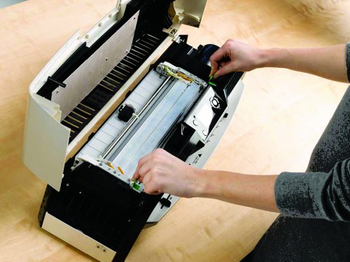 Fellowes Laminator Voyager 125, Automatic Features, Jam Free Laminating Machine, with Laminating Pouches Kit (5218601)