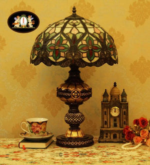 Tiffany Europaische retro style hand-painted stained glass table lamp