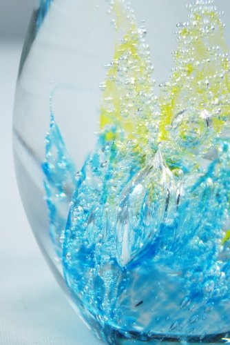 M Design Art Handcraft Bubbling Blue and Yellow Coral in Egg Paperweight PW-633 [Kitchen]