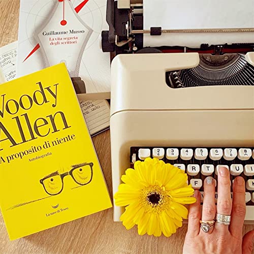 IAKAEUI Typewriter (Red Black Tape) Mechanical Writing Tool with Trunk Lid, 35 X 35 X 12CM
