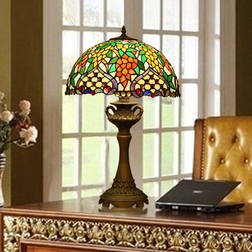 Tiffany Europaische retro style hand-painted stained glass table lamp