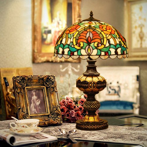 Tiffany Europaische retro style hand-painted stained glass table lamp