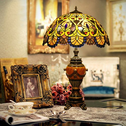 Tiffany Europaische retro style hand-painted stained glass table lamp