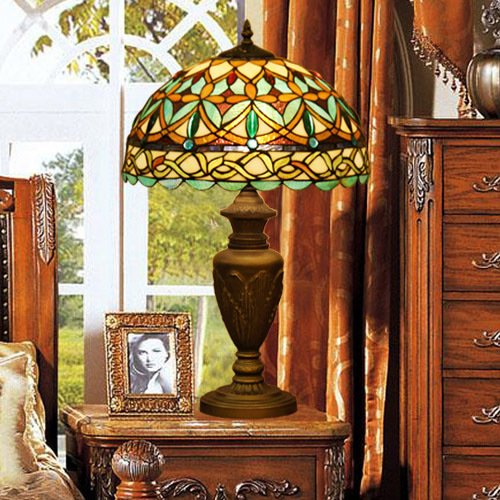 Tiffany Europaische retro style hand-painted stained glass table lamp