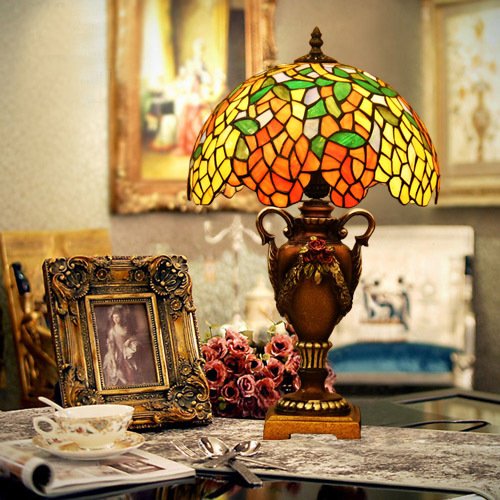 Tiffany Europaische retro style hand-painted stained glass table lamp