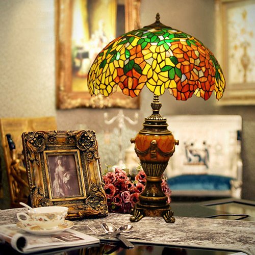 Tiffany Europaische retro style hand-painted stained glass table lamp