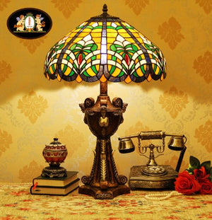 Tiffany Europaische retro style hand-painted stained glass table lamp